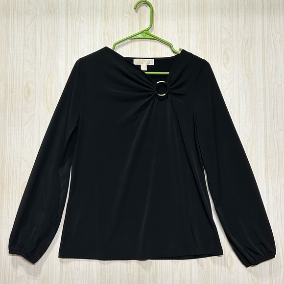 Michael Kors Black Stretch Top Logo Ring At Neckline Long Sleeve NWT Size M - Picture 1 of 12
